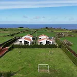 Holiday home Bird House By Pontanegraazores *