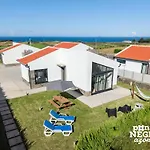 Bird House By Pontanegraazores Altares