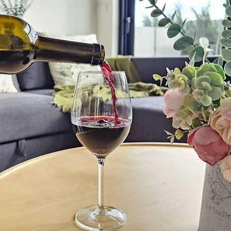 Bird House By Pontanegraazores Casa de Férias Altares