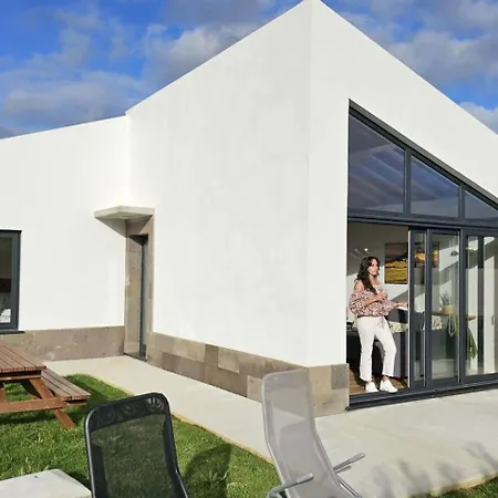 Bird House By Pontanegraazores Casa de Férias Altares