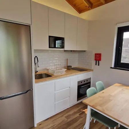 Bird House By Pontanegraazores Altares